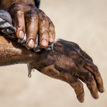 Load image into Gallery viewer, TRUE GRIT HANDCLEANER 2LT
